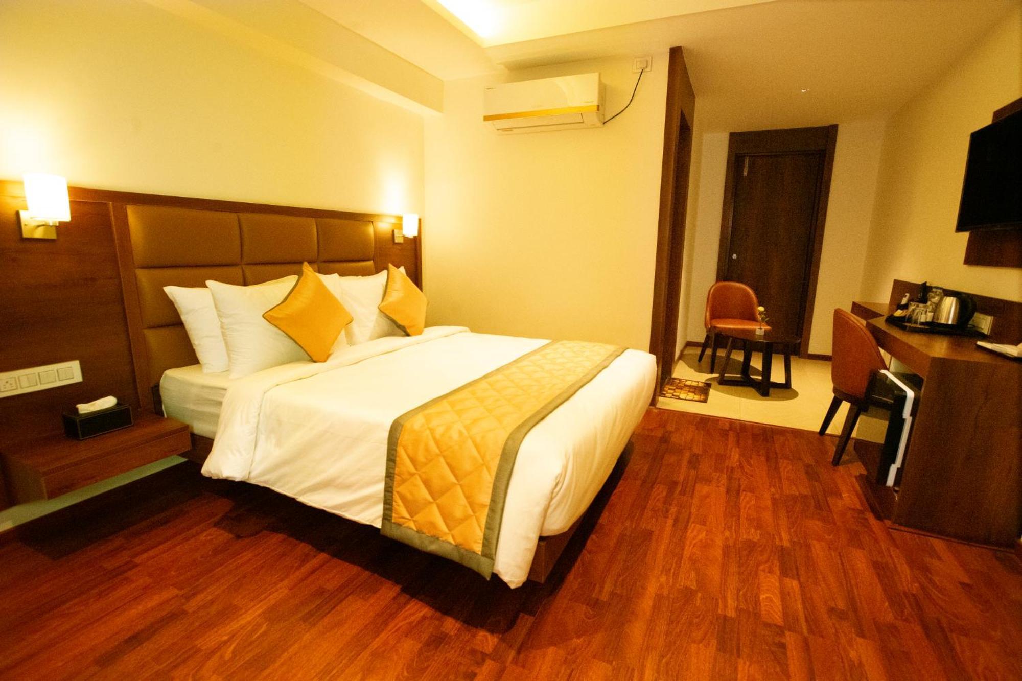 Golden Fortune Inn Hotel Bangalore Exterior photo