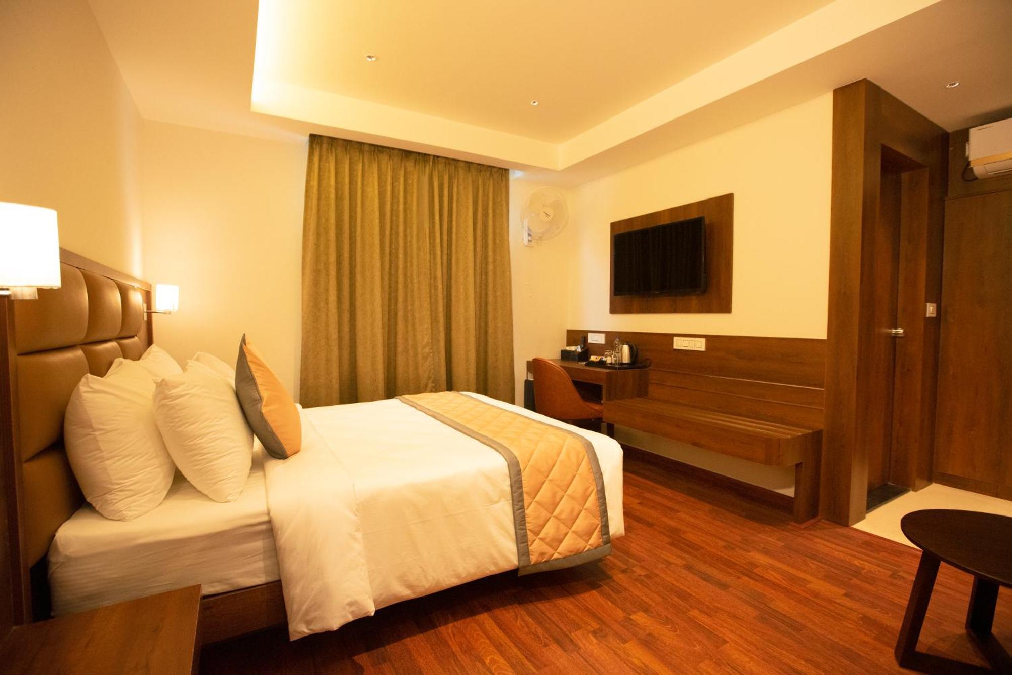 Golden Fortune Inn Hotel Bangalore Exterior photo